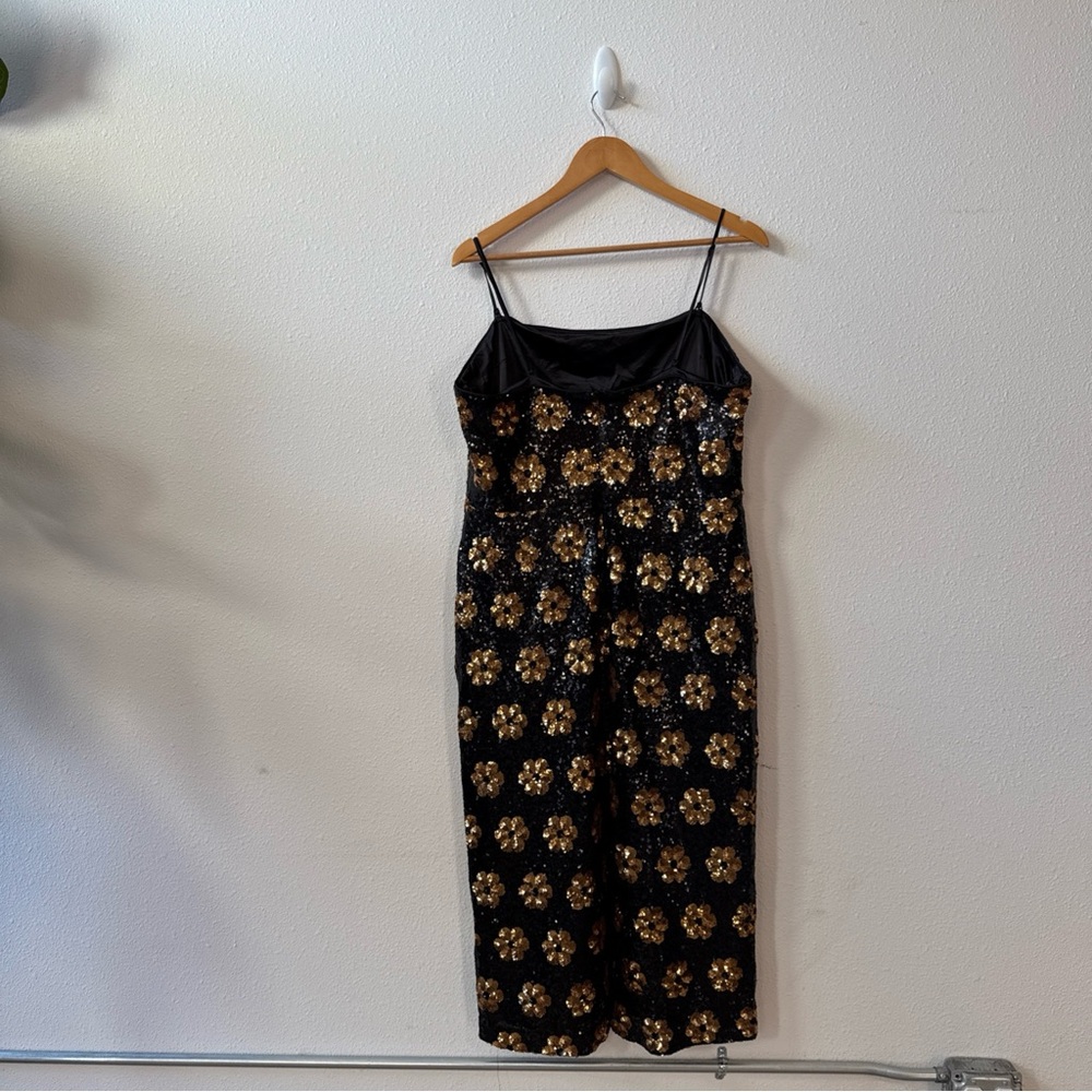 Elegant Black and Gold Floral Dress - Picture 7 of 13